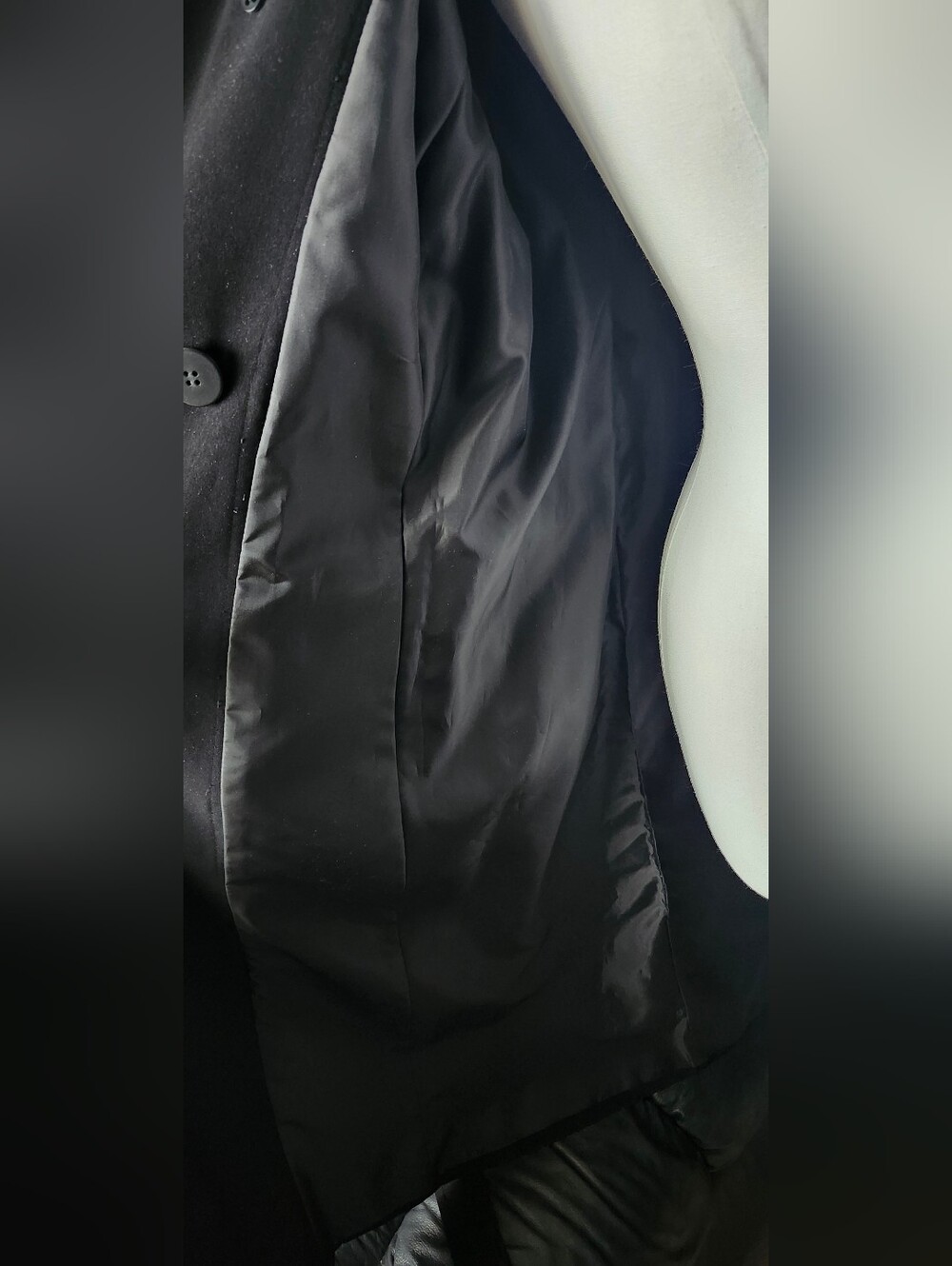 London Fog Black Double-Breasted Belted Trench Coat — (Pristine) Sz 8 - Picture 7 of 9